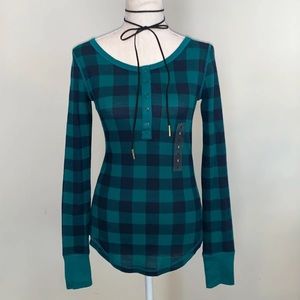 NWT SM Teal & Blue Thermal Top